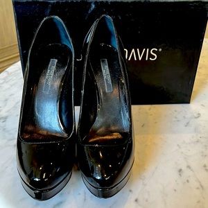 Ruthie Davis, size 39, black patent leather